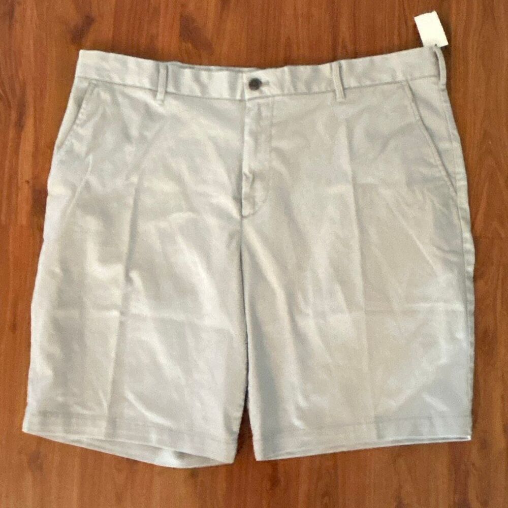 NWT Izod saltwater stretch gray flat front men's shorts size 40